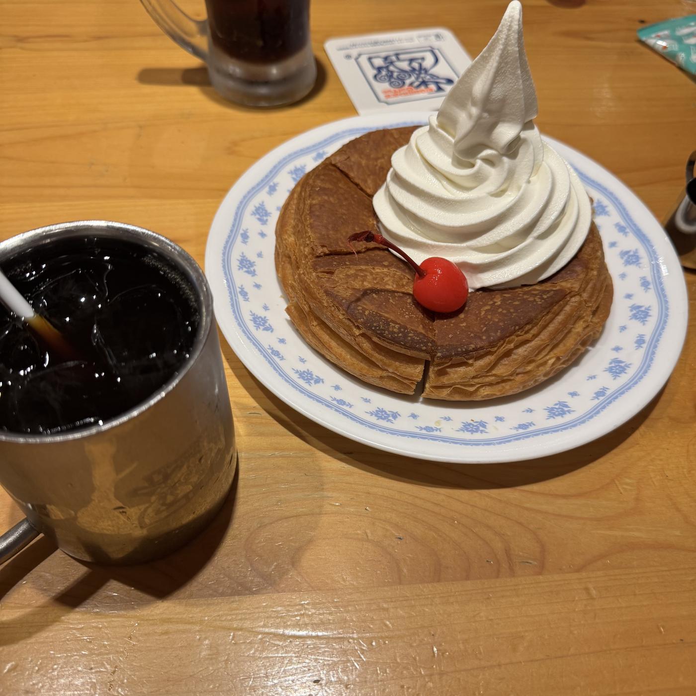 シロノワール（Shironoir）配凍咖啡，昭和喫茶店的招牌